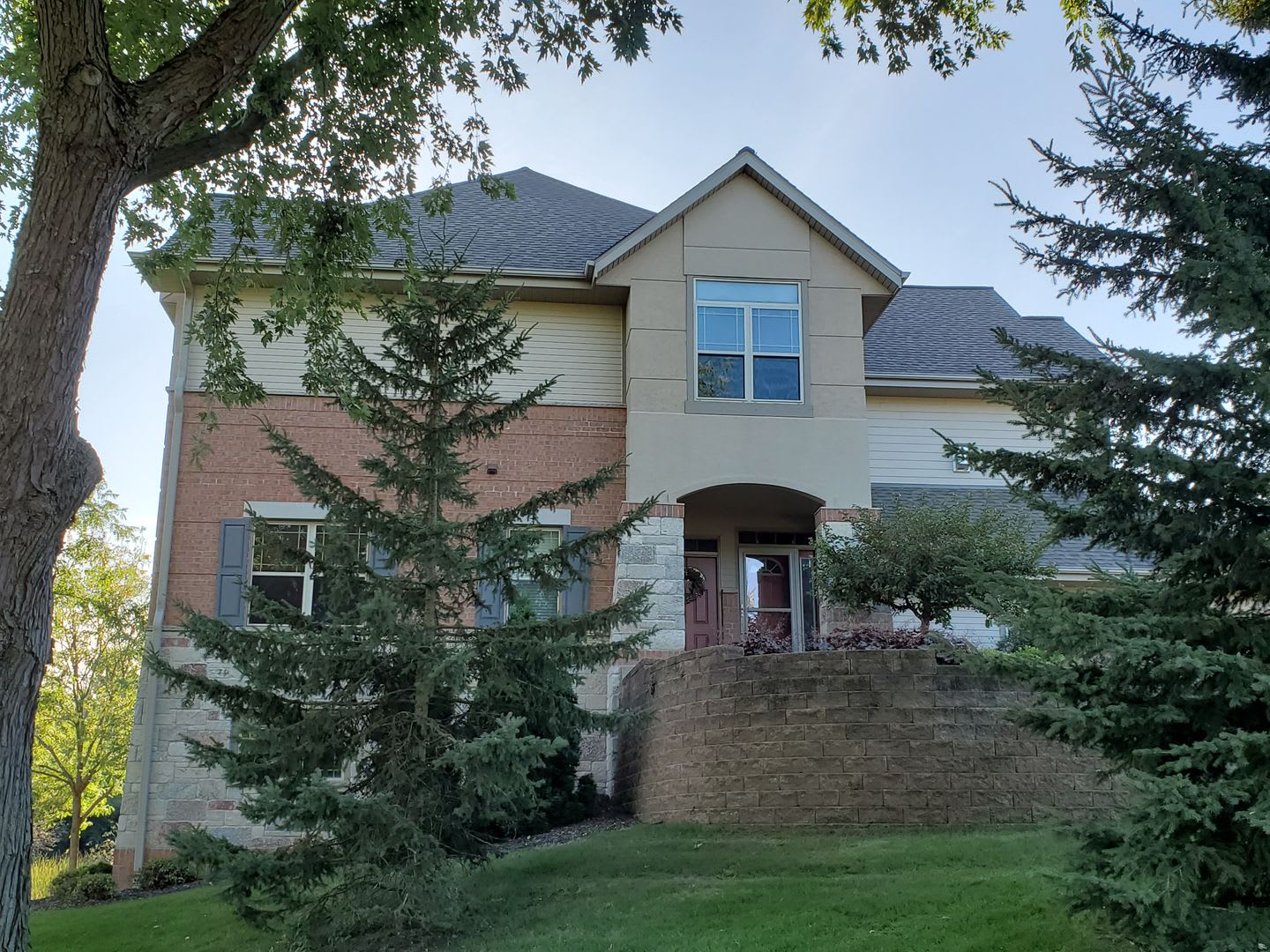 Brookfield 3 bedroom condo – photo 2