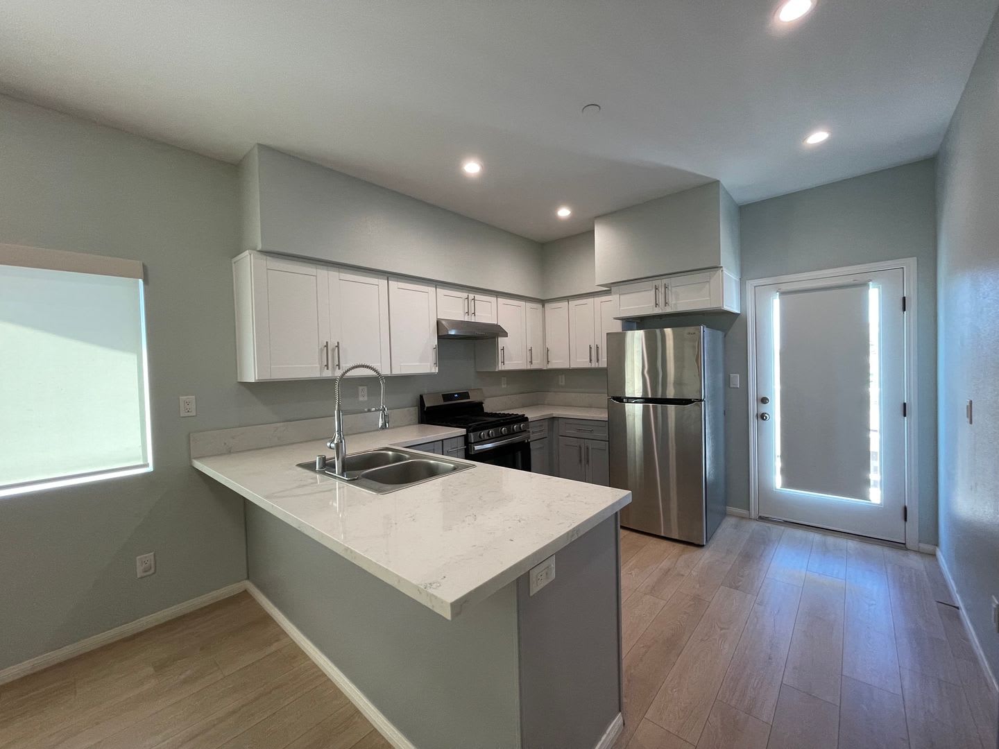 Modern Two Bedroom Two Bathroom Apartment In El Cajon – photo 5
