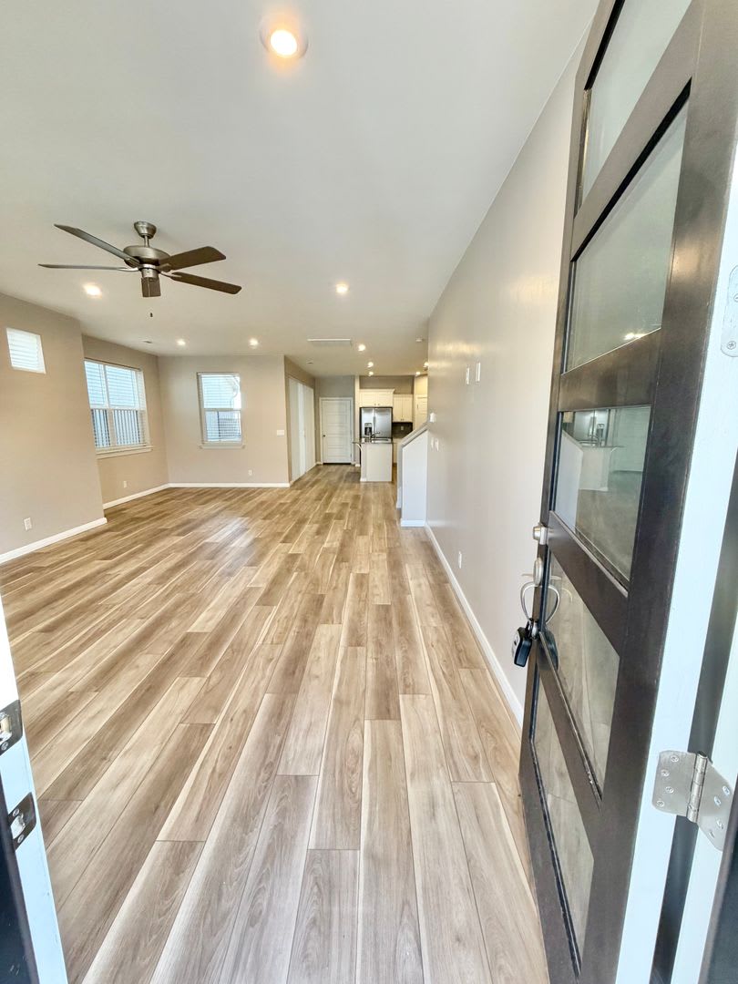 Gorgeous Desert Color Home with Internet Included! – photo 4