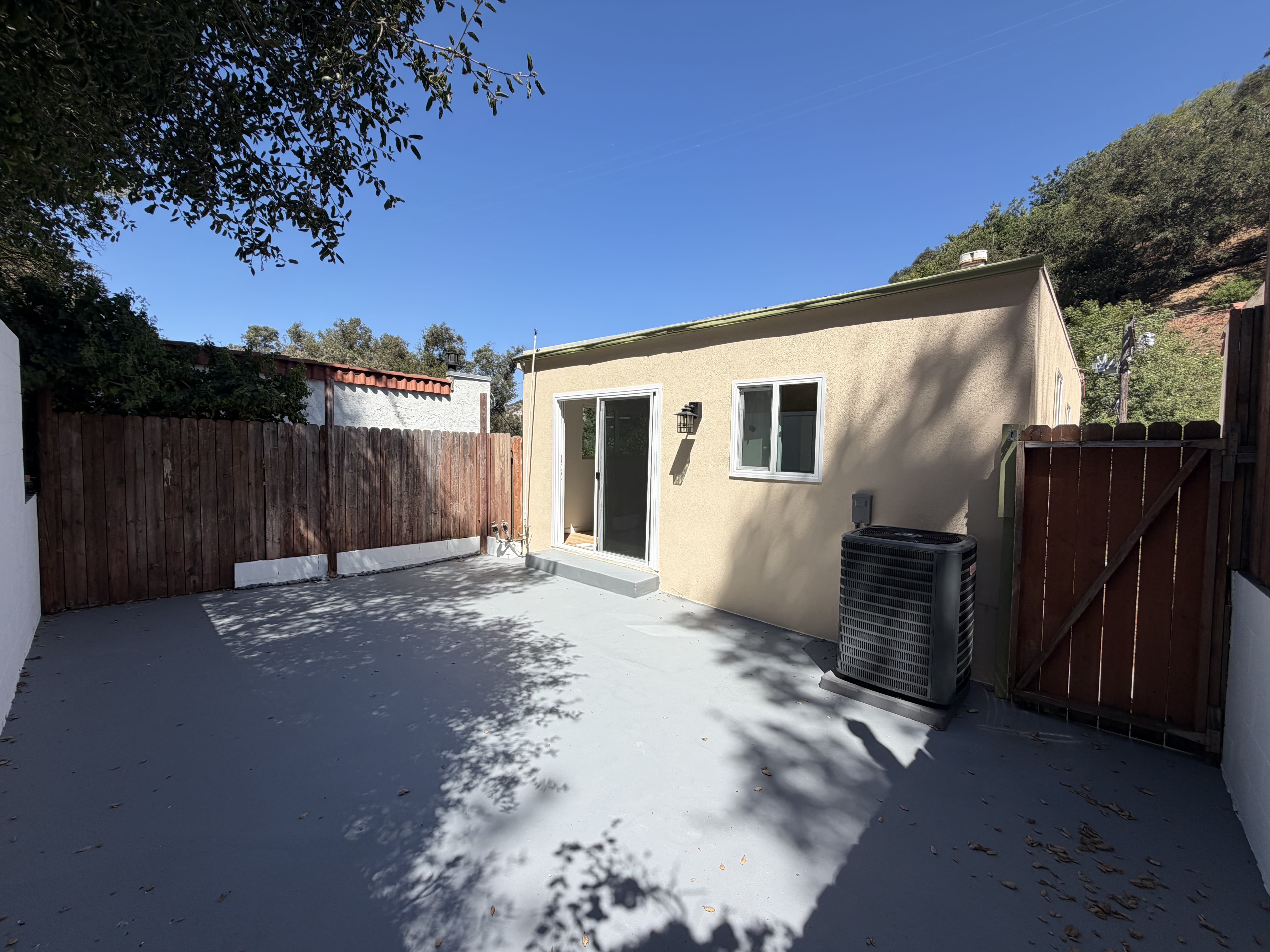 8535 Lookout Mountain Ave – photo 1