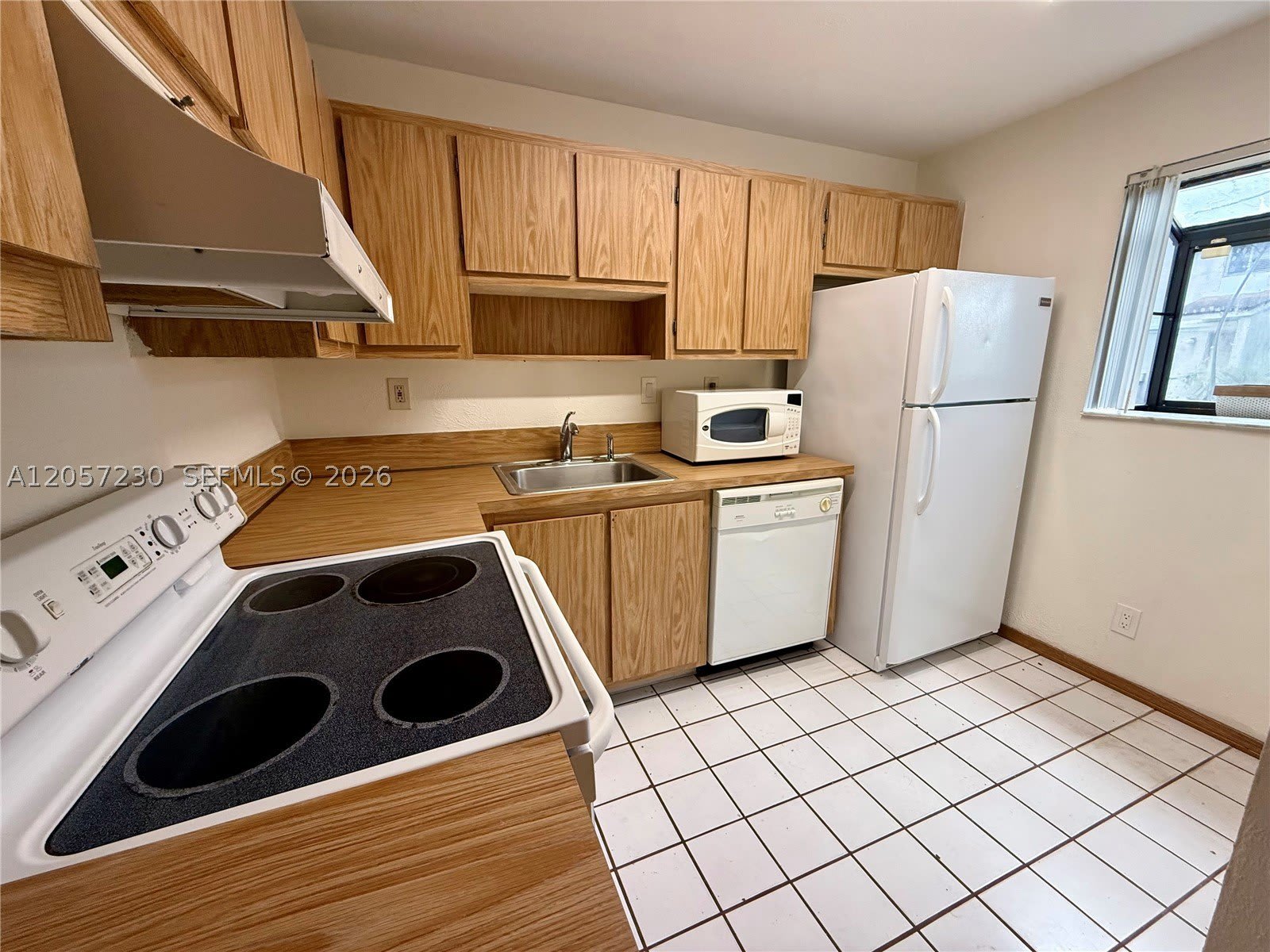 114 Gardens Dr – photo 5