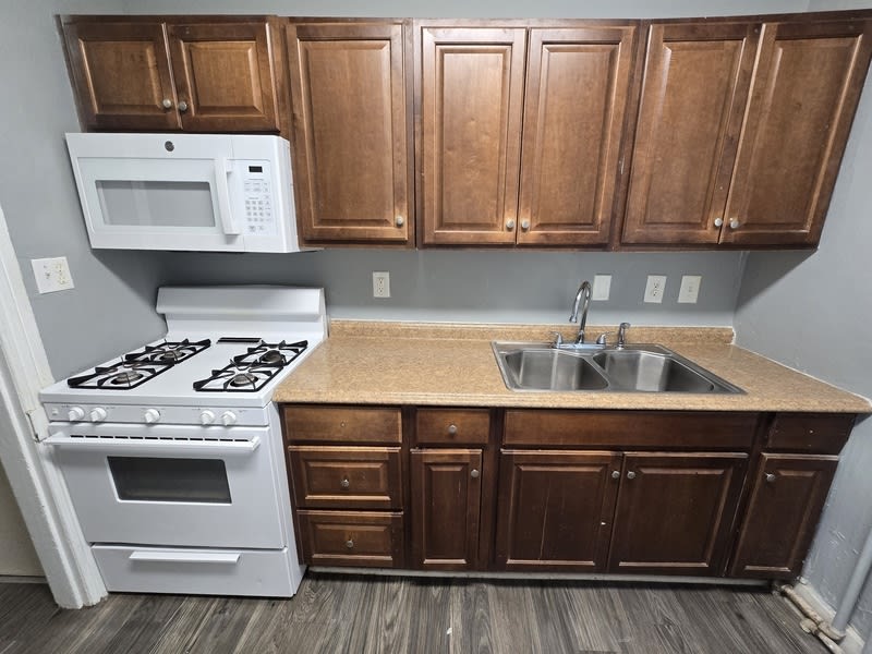 709 Idlewood Ave – photo 5