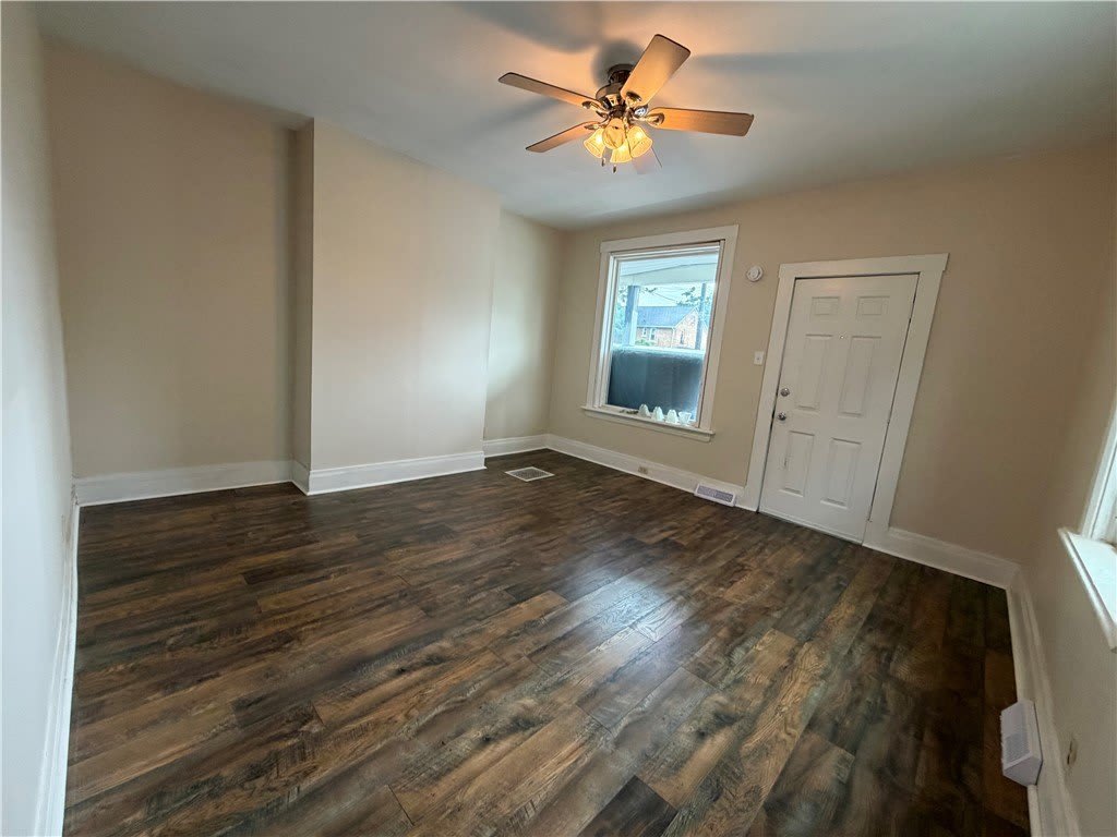 1702 5Th Ave – photo 2