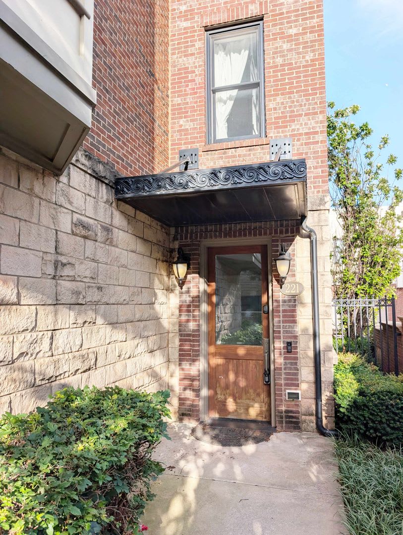 Furnished Home in Deep Deuce – photo 2