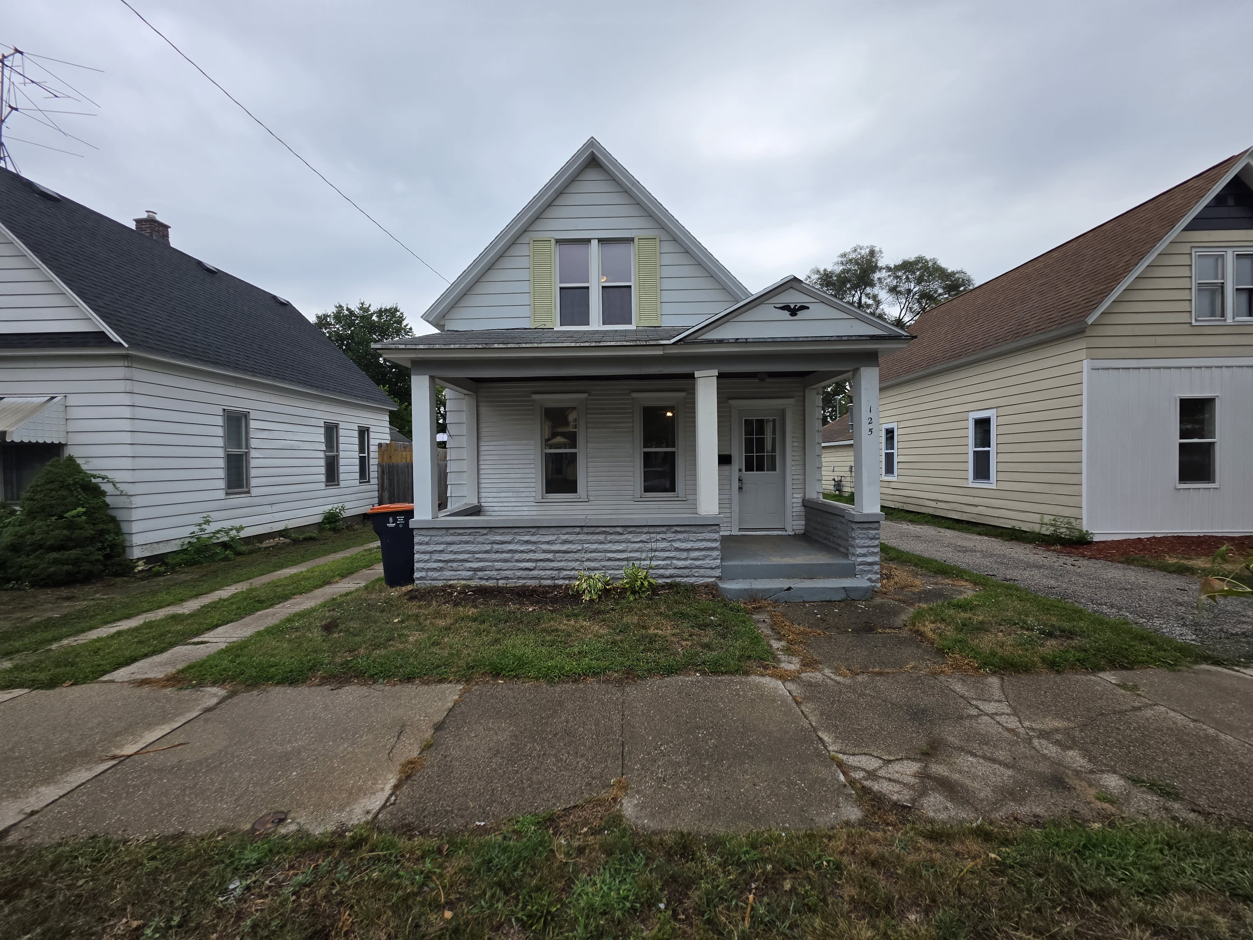 125 E 15th St – photo 1