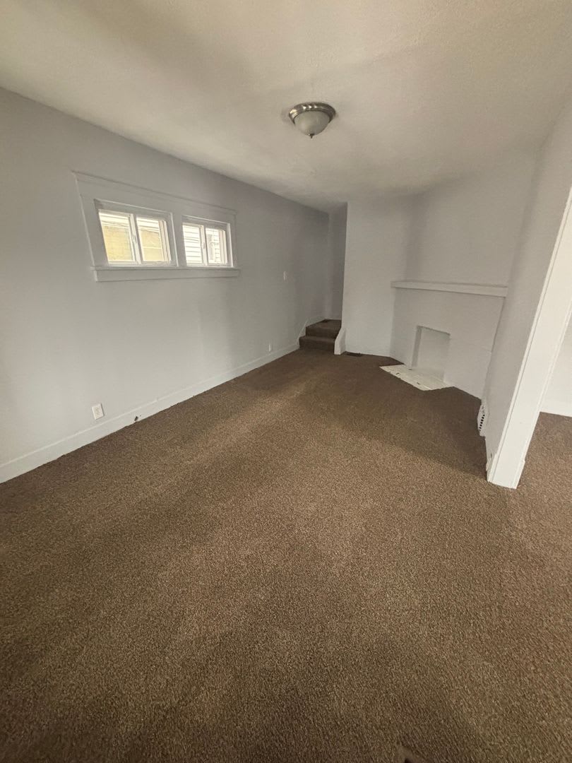 3bd Single Cash Pay/Section 8 Security Deposit Specials – photo 3