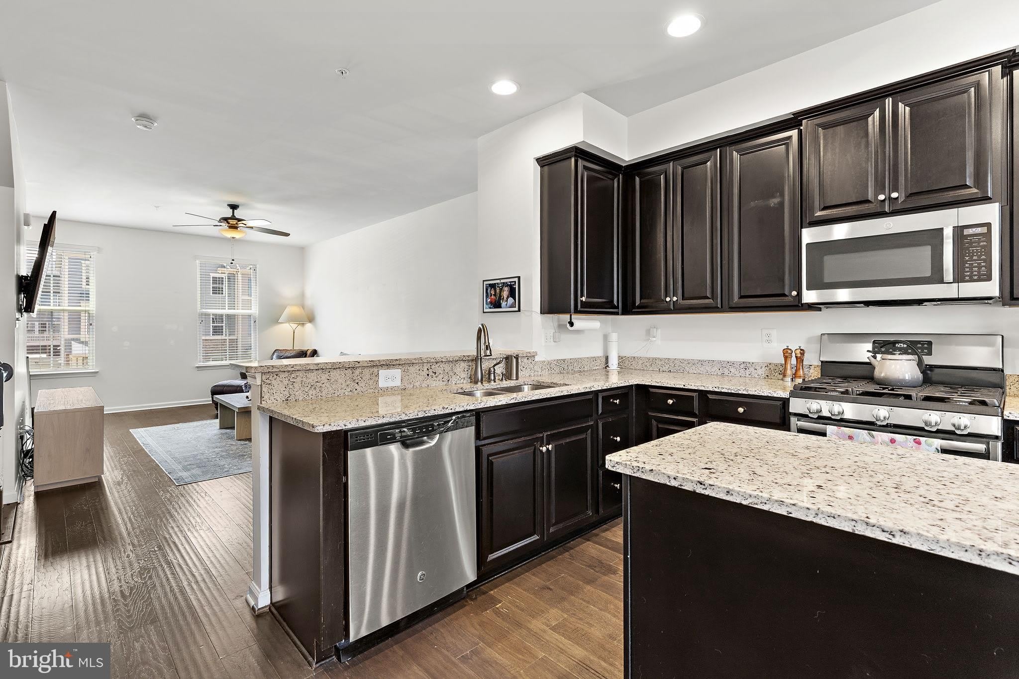 654 RAVENWOOD Drive – photo 5