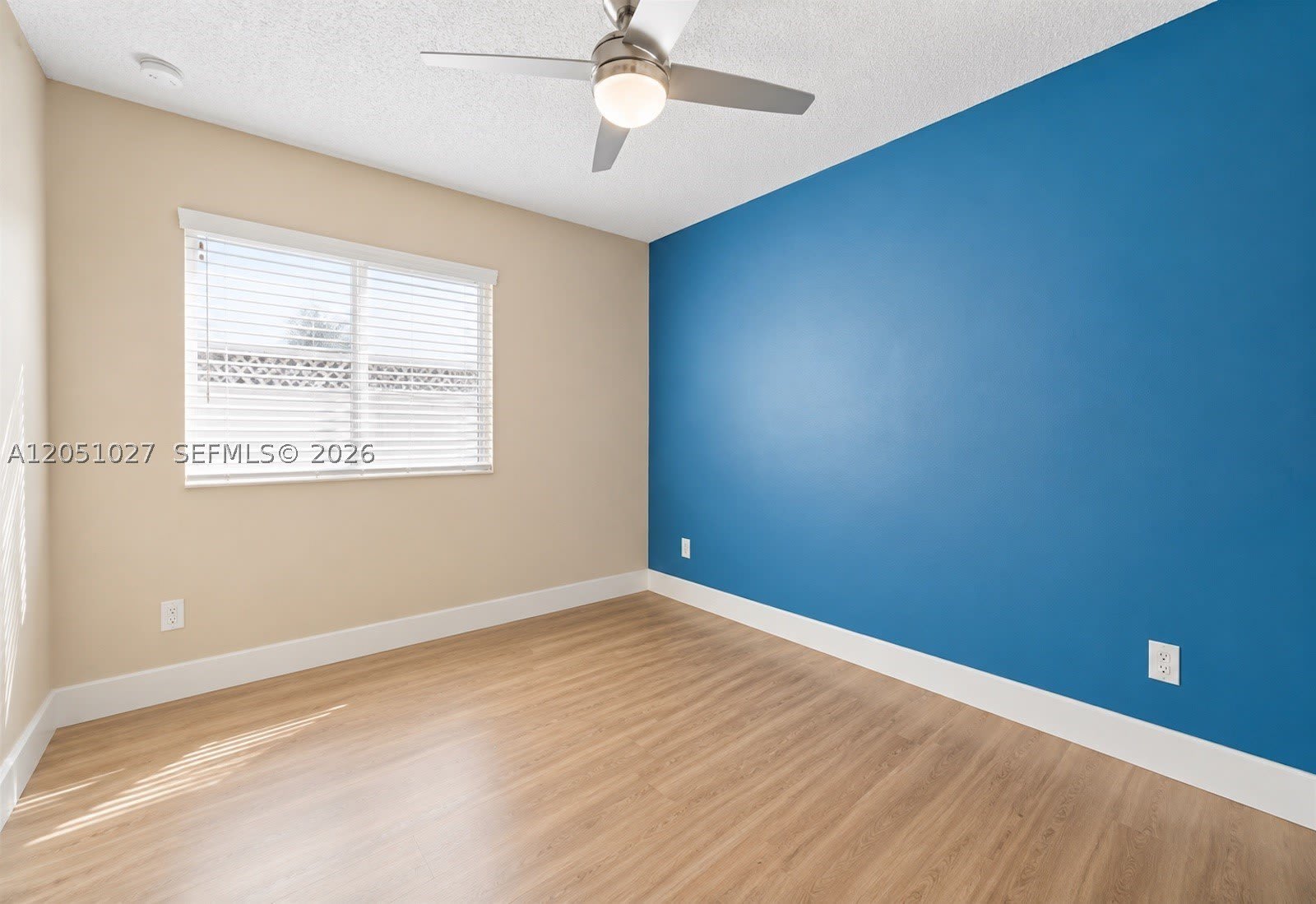 542 NW 208th Ter – photo 5