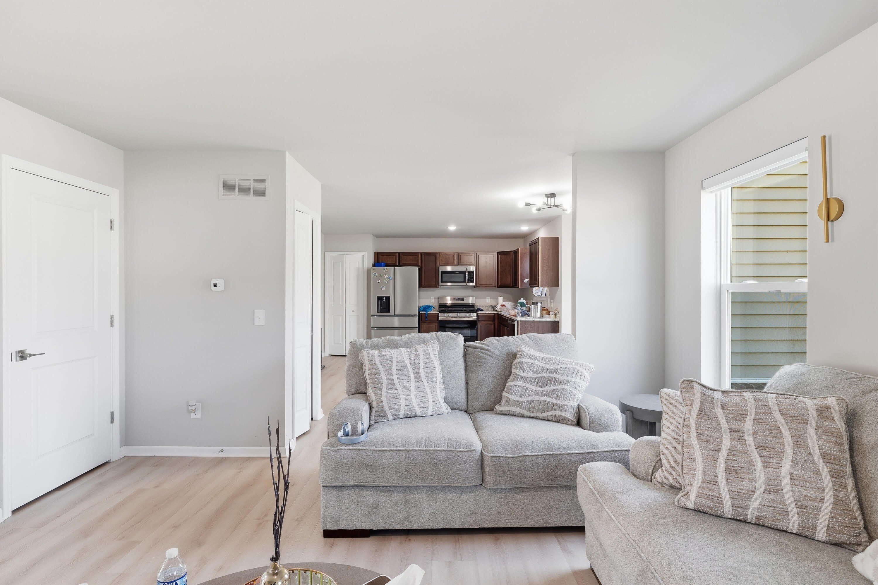 15185 Hanover Avenue – photo 5