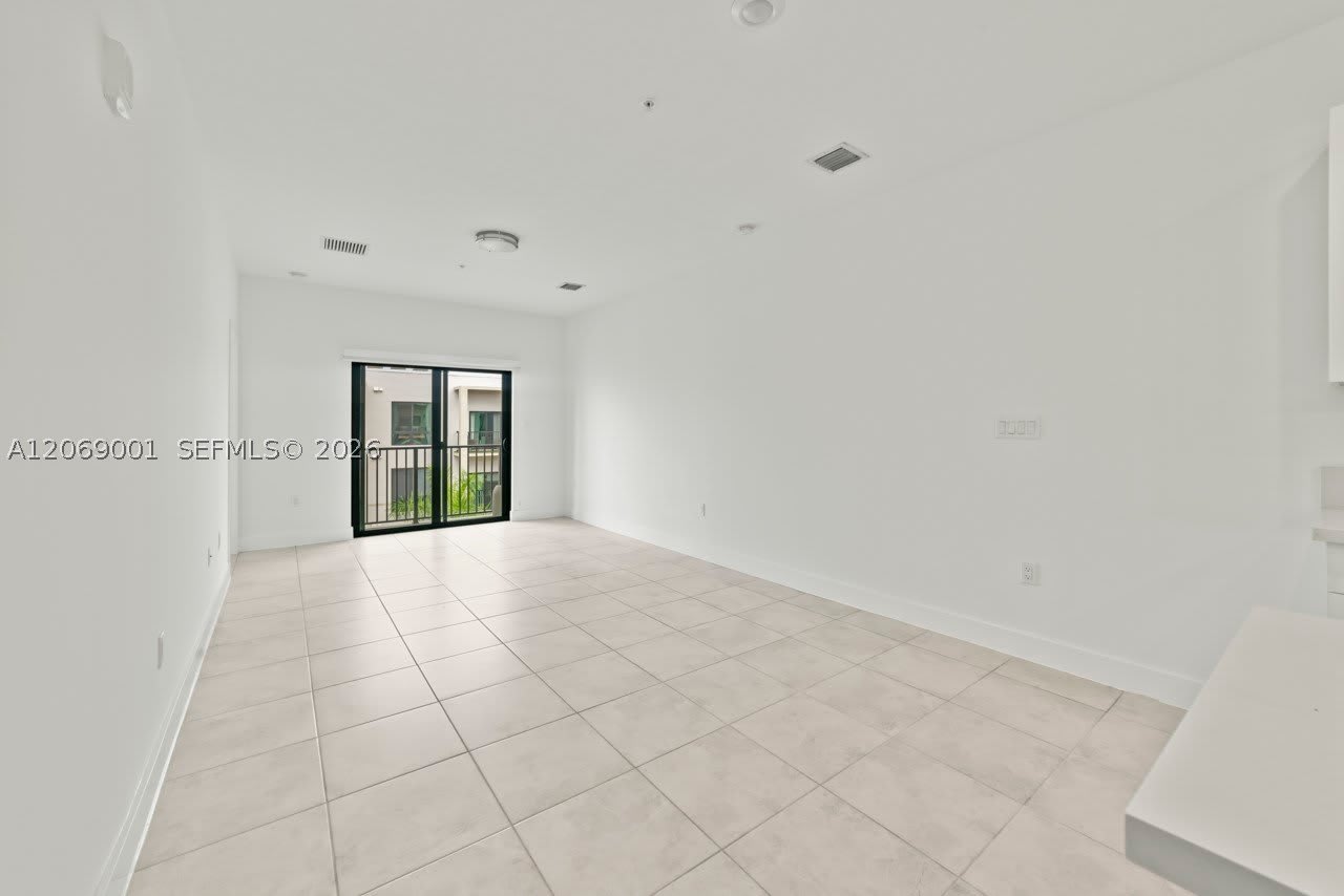 8301 NW 41st St – photo 2