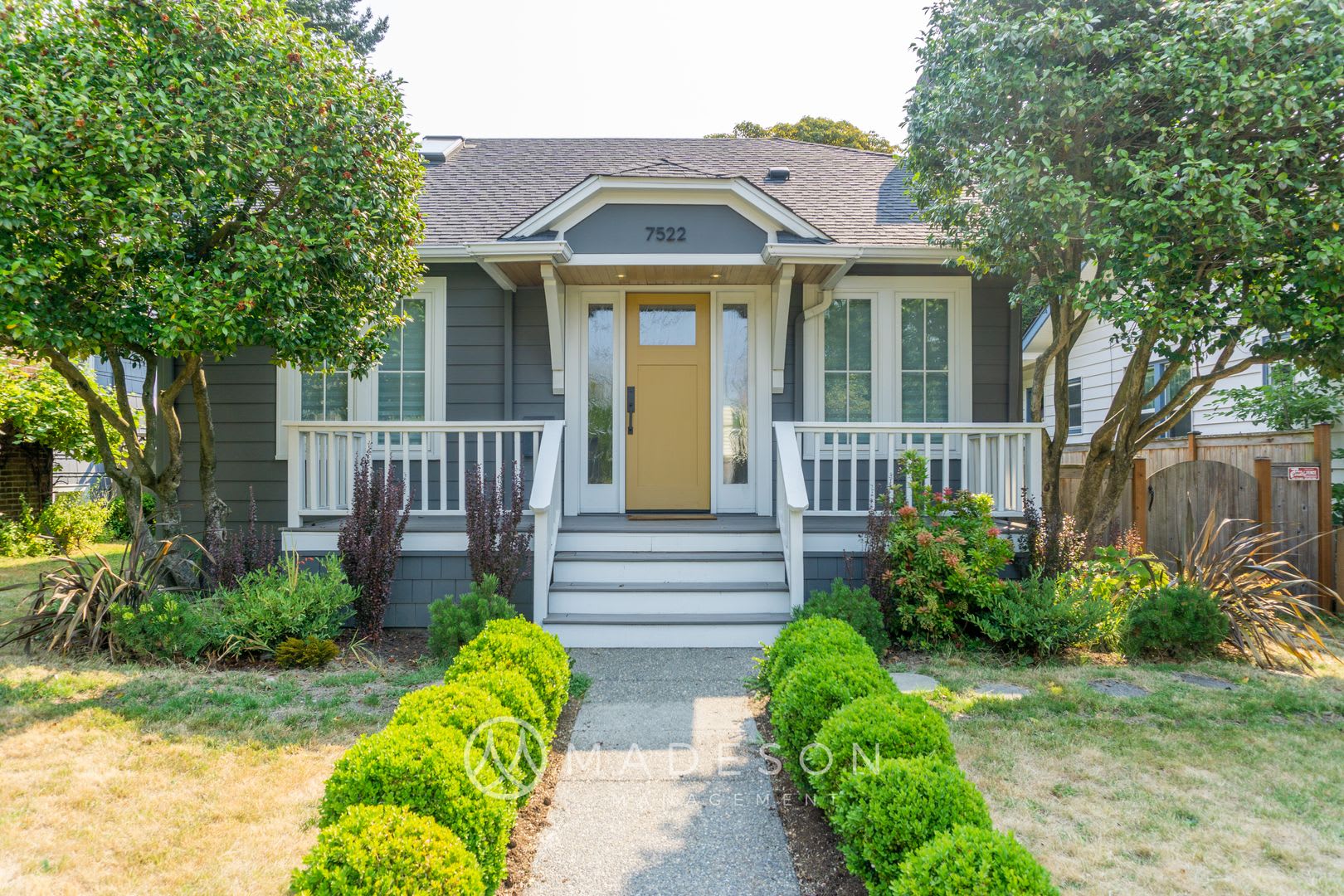 Beautiful Remodeled House with Fenced Yard in Maple Leaf – photo 1