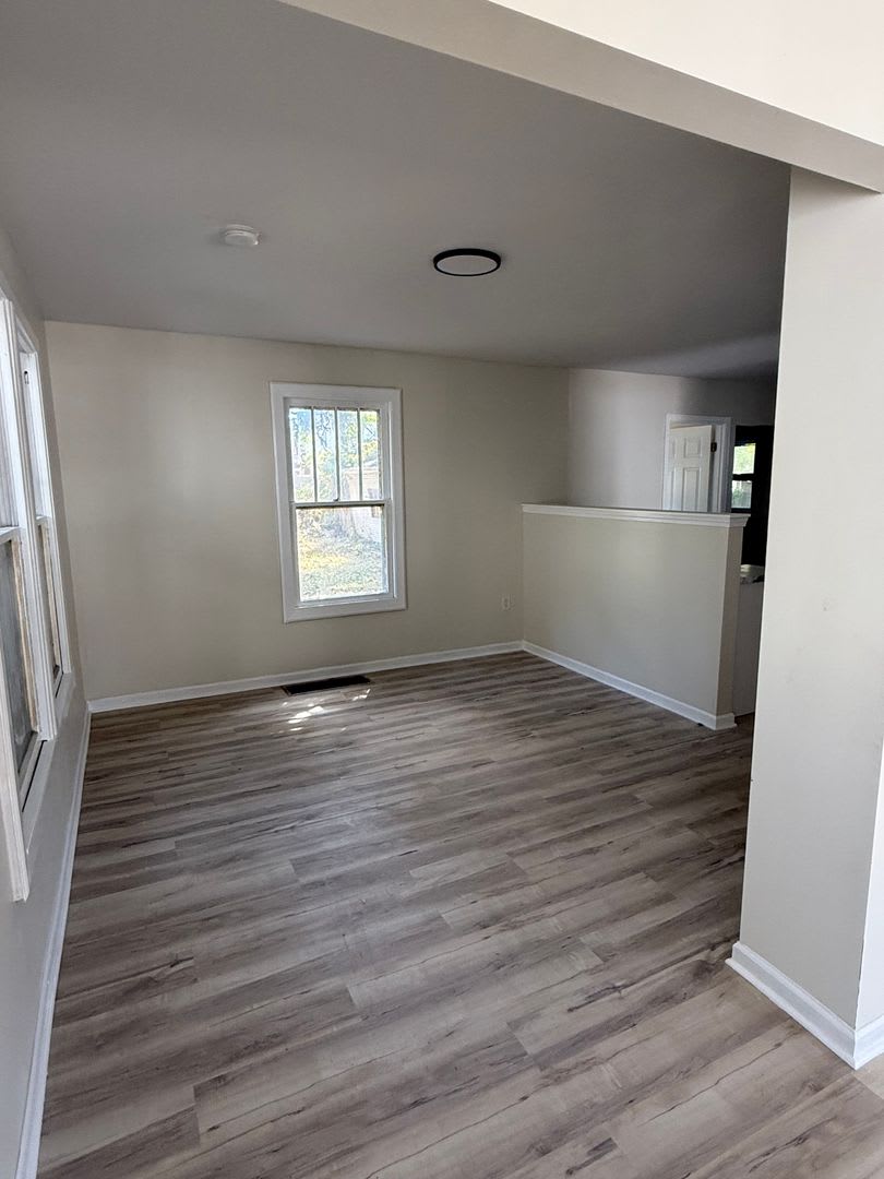 5 Bed, Single Family Home for Rent! – photo 3