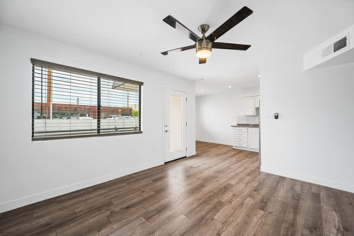 3135 East Fairmount Avenue – photo 5