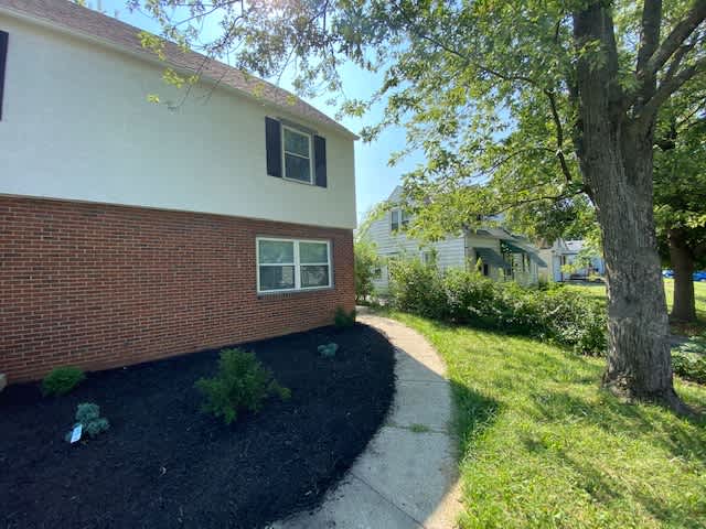 136 North Everett Avenue – photo 2