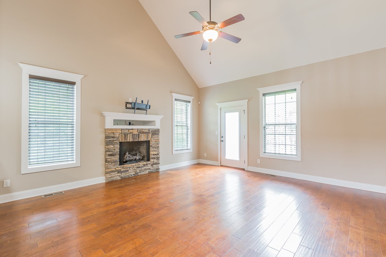 7388 Lazy Brook Court – photo 5