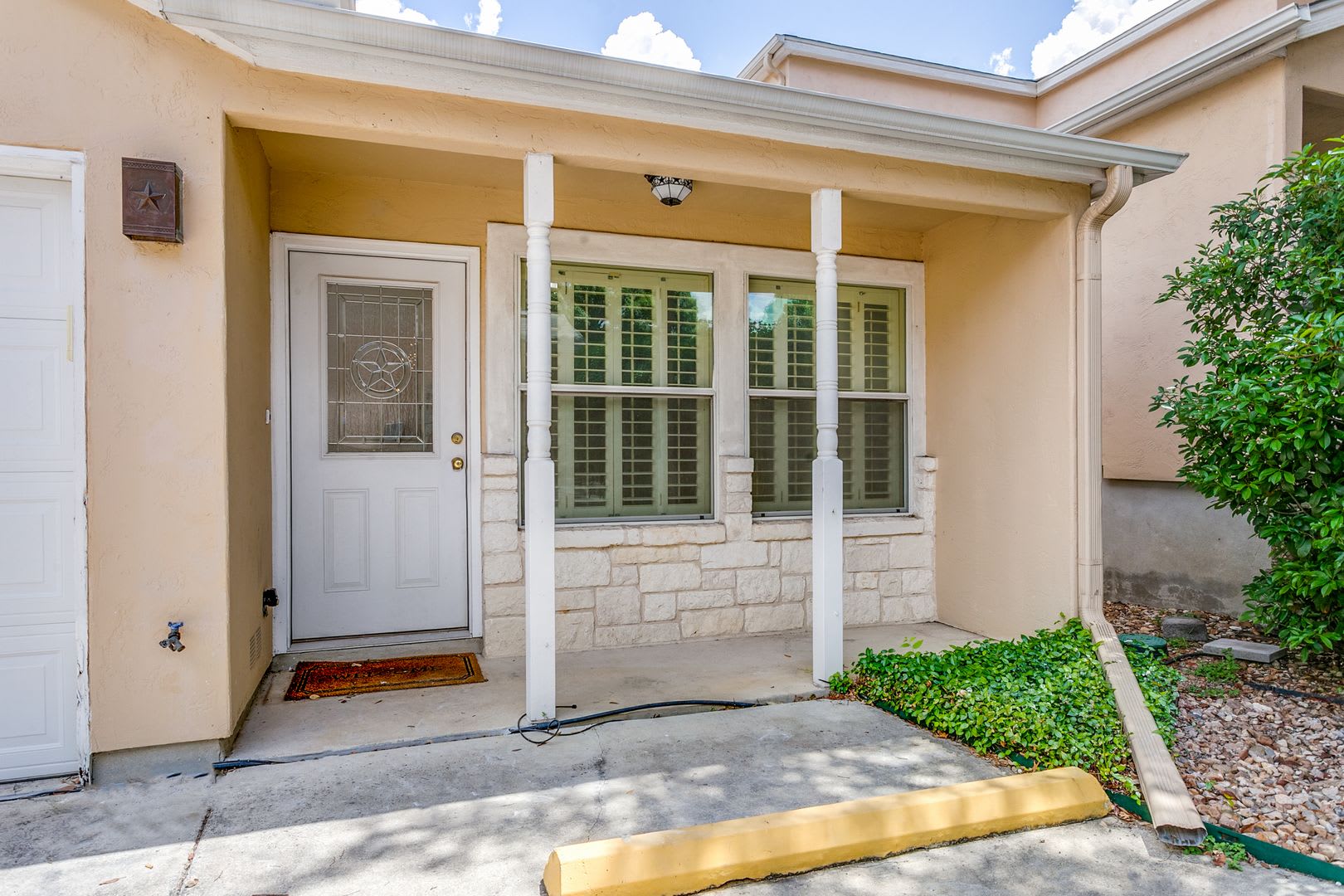 2-BEDROOM, 2.5-BATHROOM + FLEX SPACE DUPLEX/CONDOMINIUM IN TERRELL HEIGHTS – photo 3