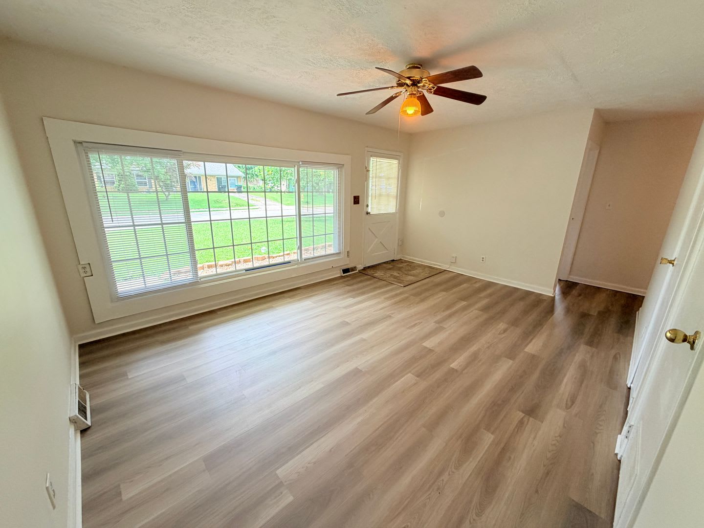 NOW SHOWING: 2 Bedroom/1 Bathroom located at 845 Middle Dr. in New Whiteland, IN. – photo 3