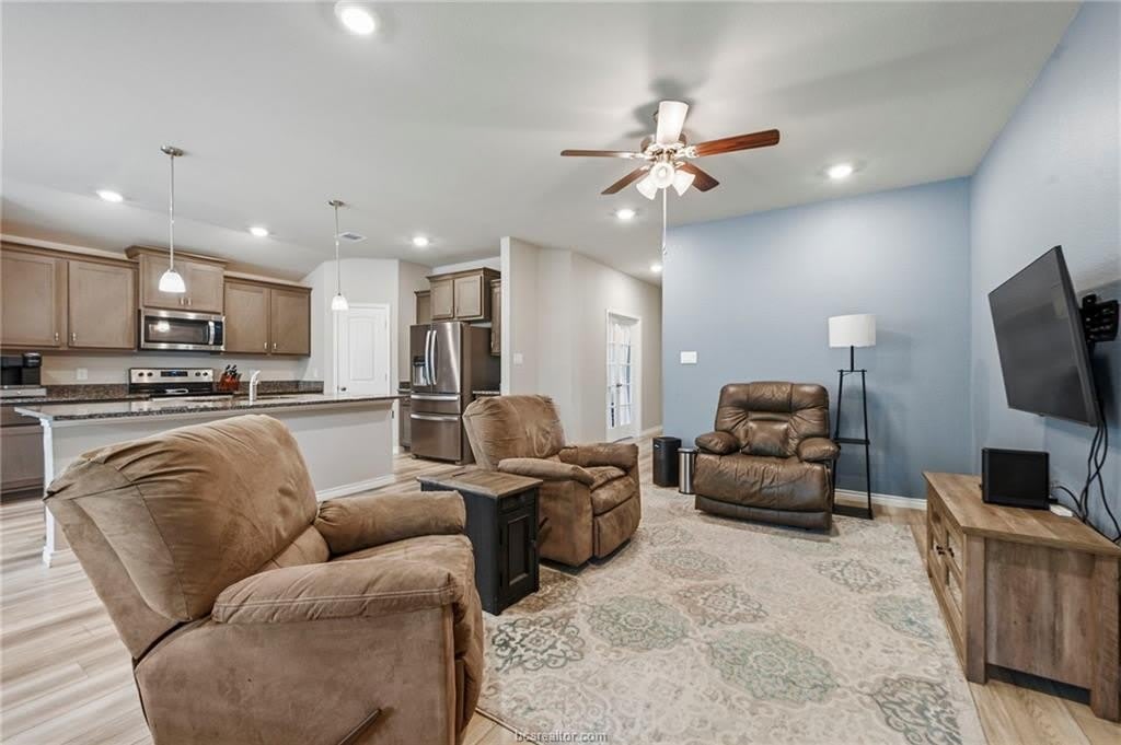 2042 Rock Ridge Avenue – photo 5