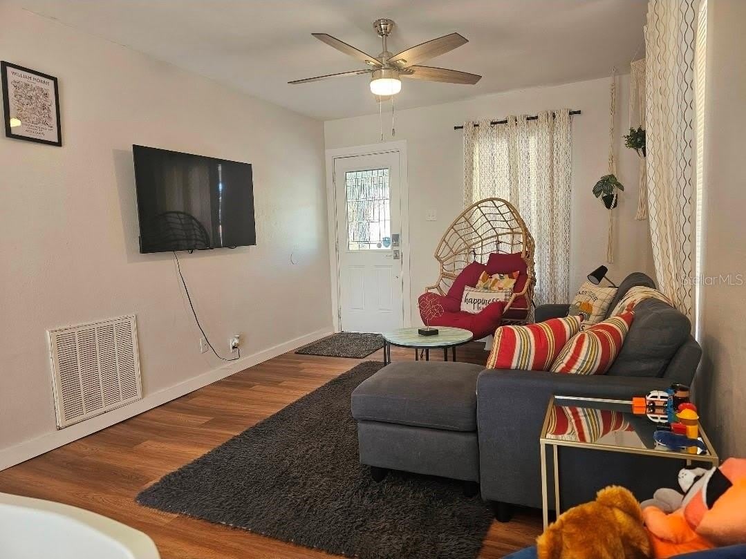 2015 OAKWOOD Avenue – photo 3
