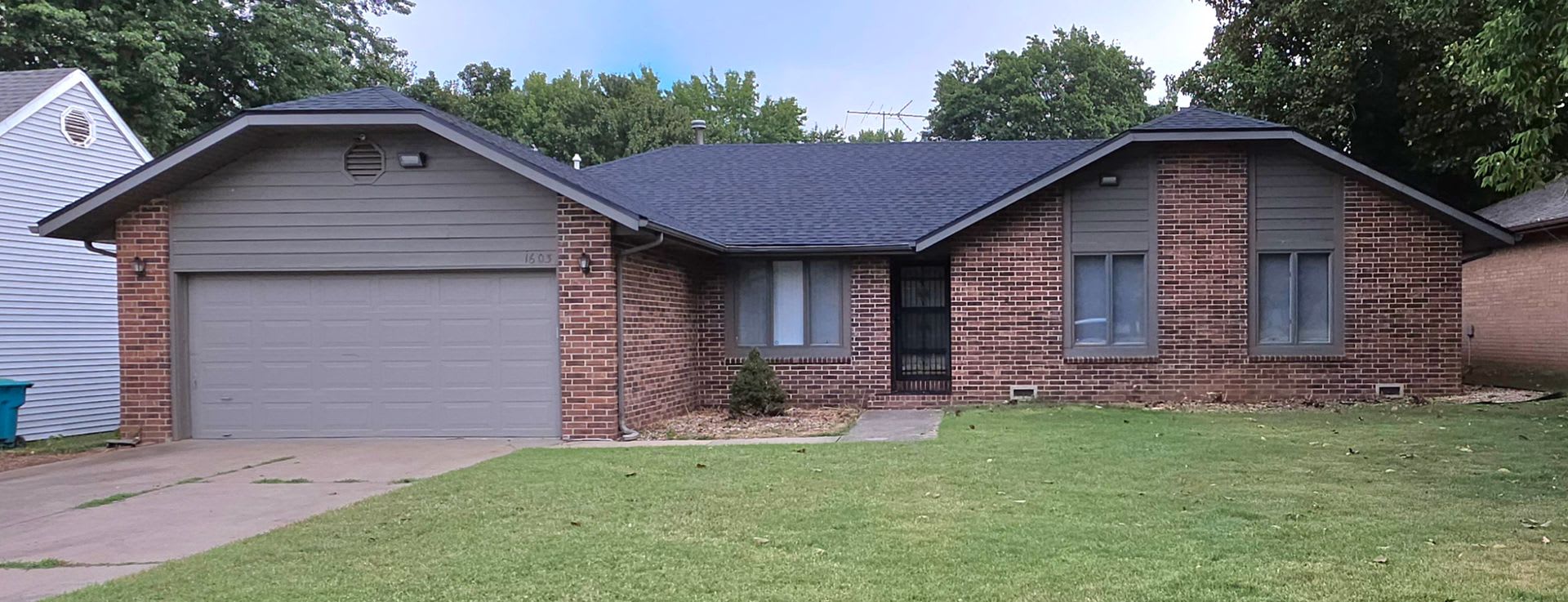 All Brick 3 Bedroom 2 Bathroom home in Kickapoo school district for $1795! – photo 1