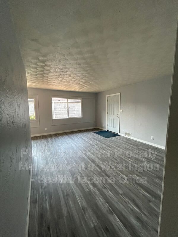 721 S Ainsworth Ave – photo 4