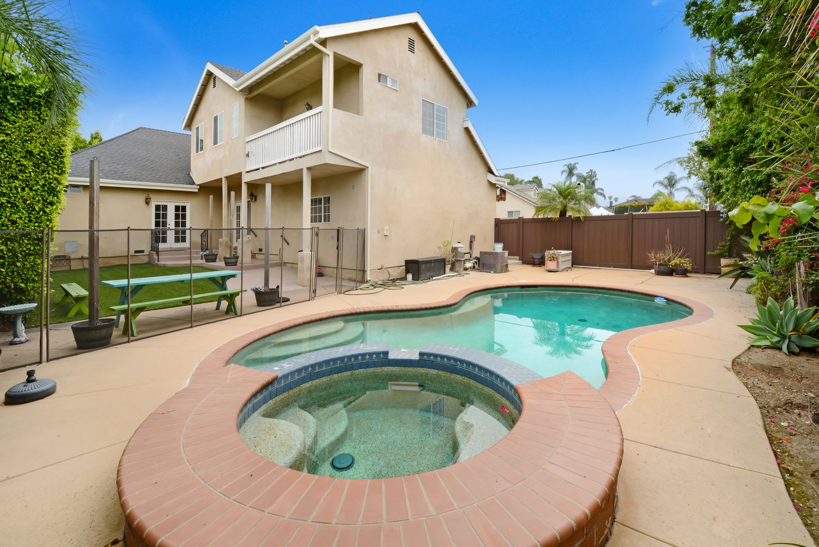 Gorgeous 3,000+ sq ft home in Glendora with Pool! – photo 3