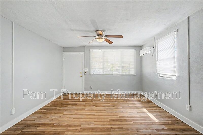 1120 Darwin St – photo 5