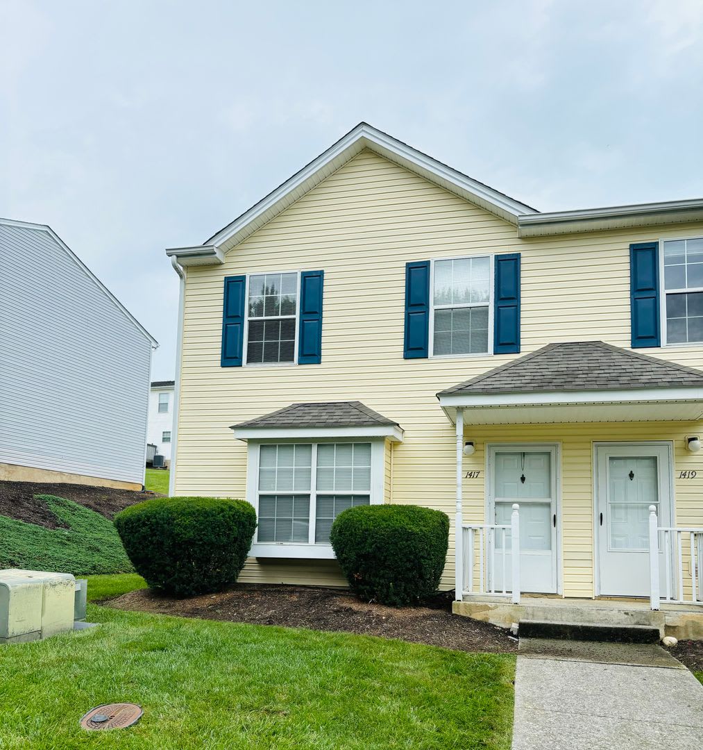 4 Bedroom 2.5 Bath Townhouse – photo 3