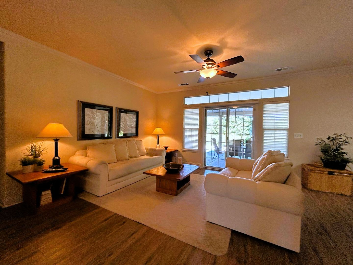 Beautiful 3 Bedroom 2 Bath Home On The River Hoa Community – photo 4
