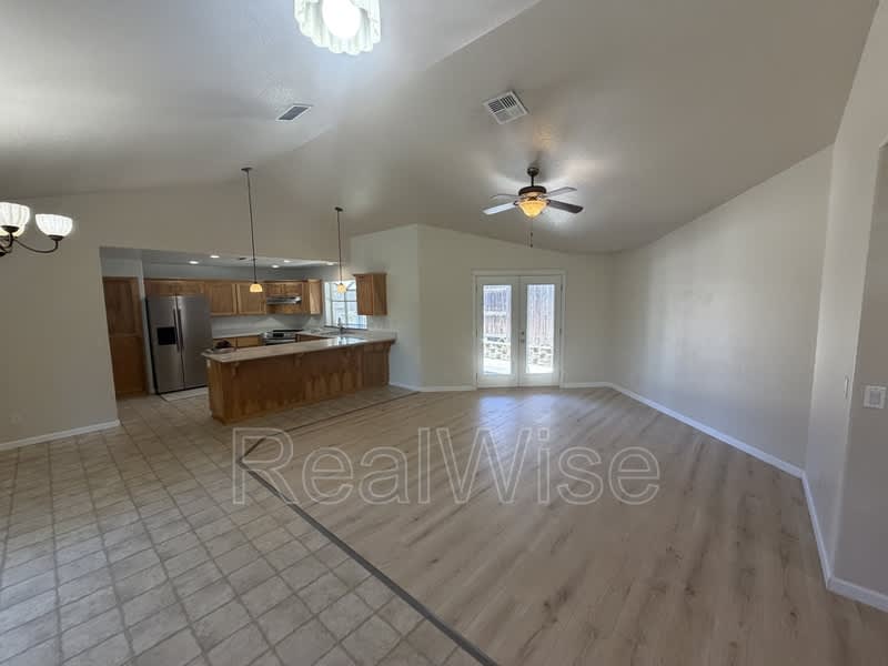 1388 Kellenbeck Ave – photo 3