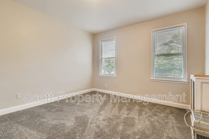824 E. 33rd Street – photo 4