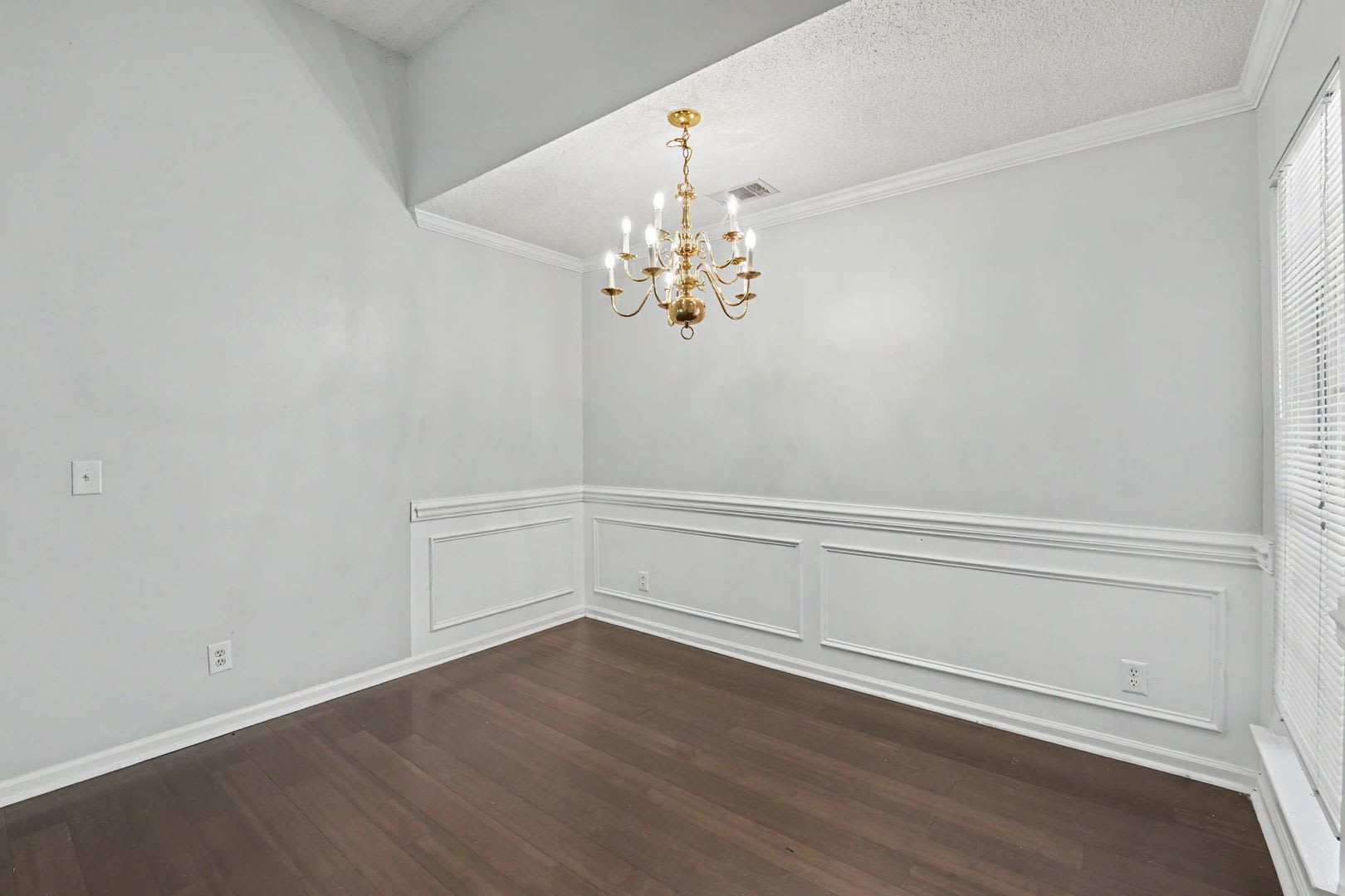 Updated 3 bedroom House in Georgetown – photo 5