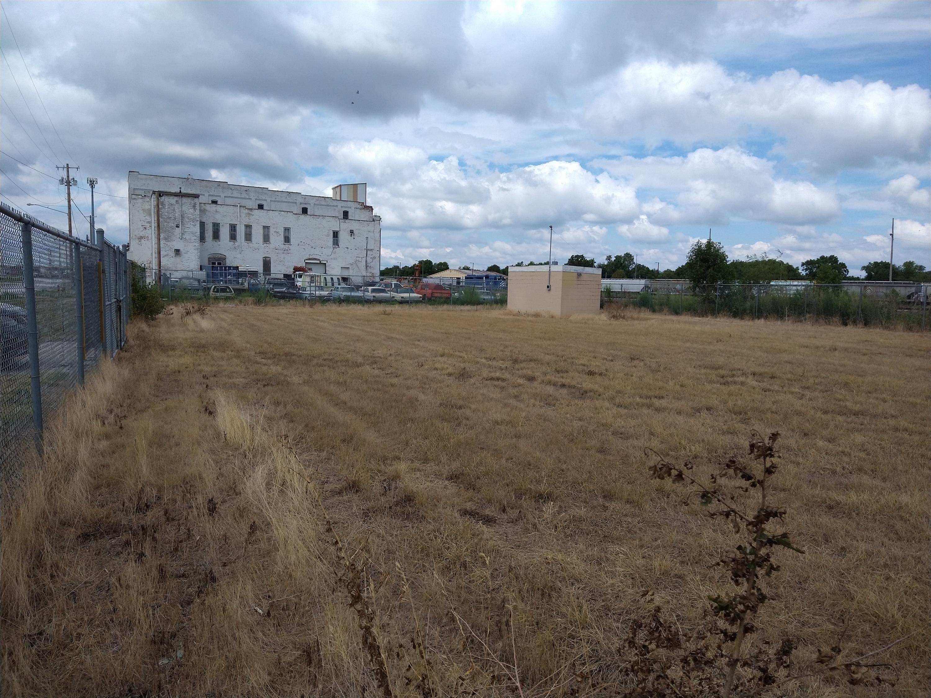 900 East Factory Street – photo 2
