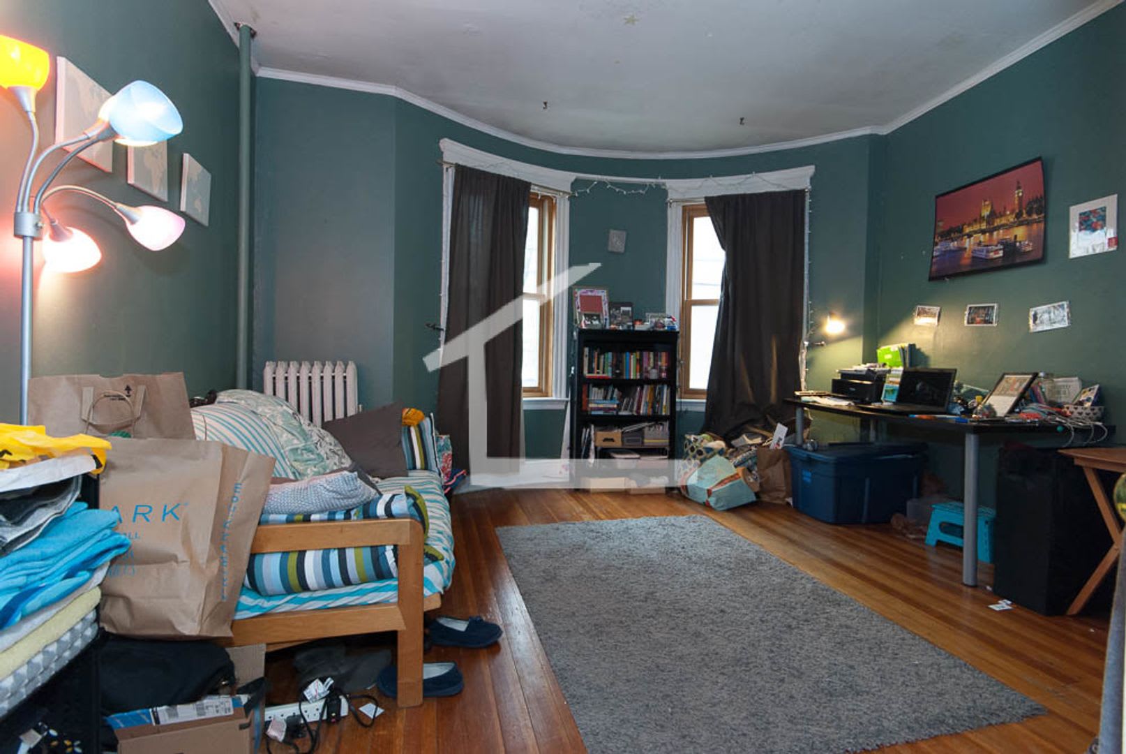 Charming 5 Bedroom-No Broker Fee – photo 2