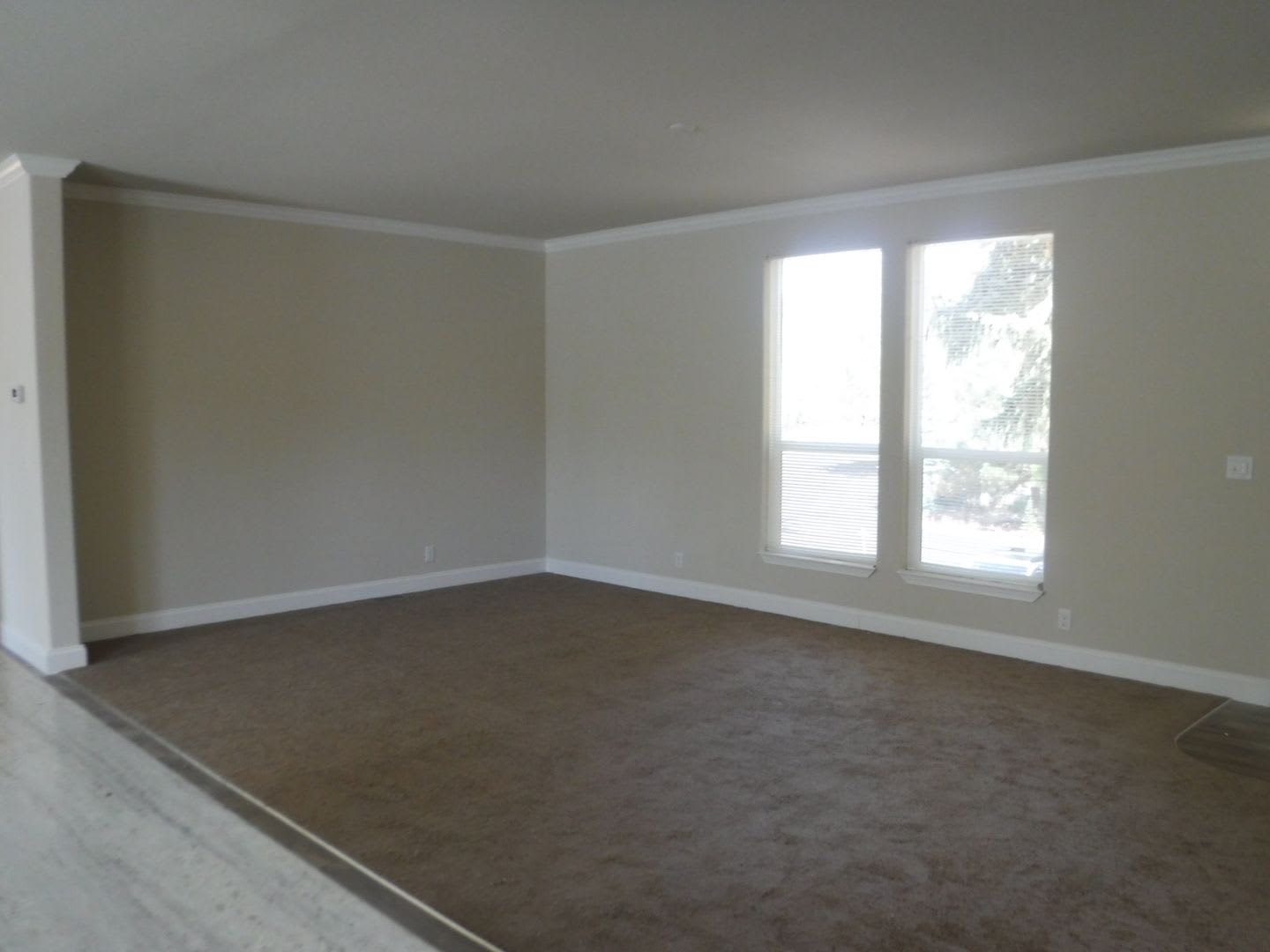 Updated 3 Bed 2 Bath Home In Romaine Village With Garage – photo 3