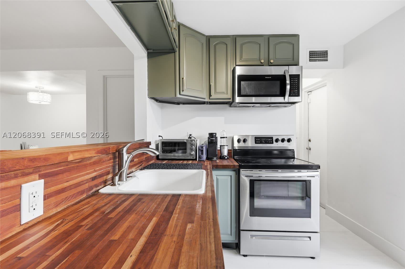 8823 NE 4th Ave Rd – photo 4