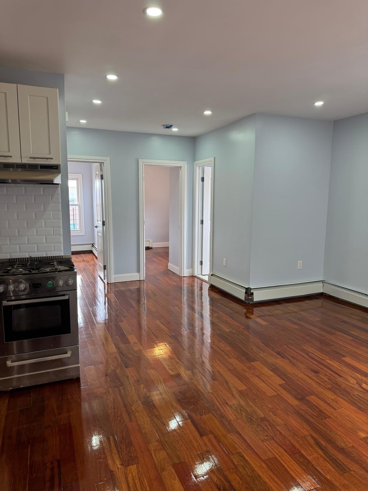 820 E 216 – photo 3
