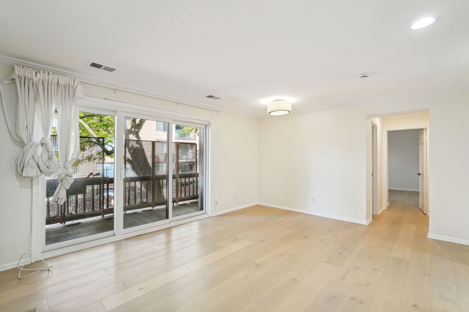 Prime West End/Foggy Bottom Luxury! Gorgeous 2BR/2BA with Private Outdoor Space + Included Parking! – photo 3