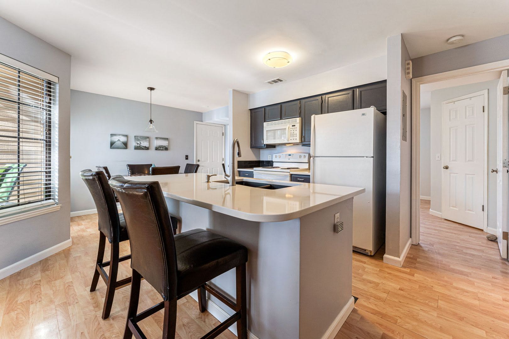 Updated 1 Bdr With Loft In Gunbarrel – photo 2