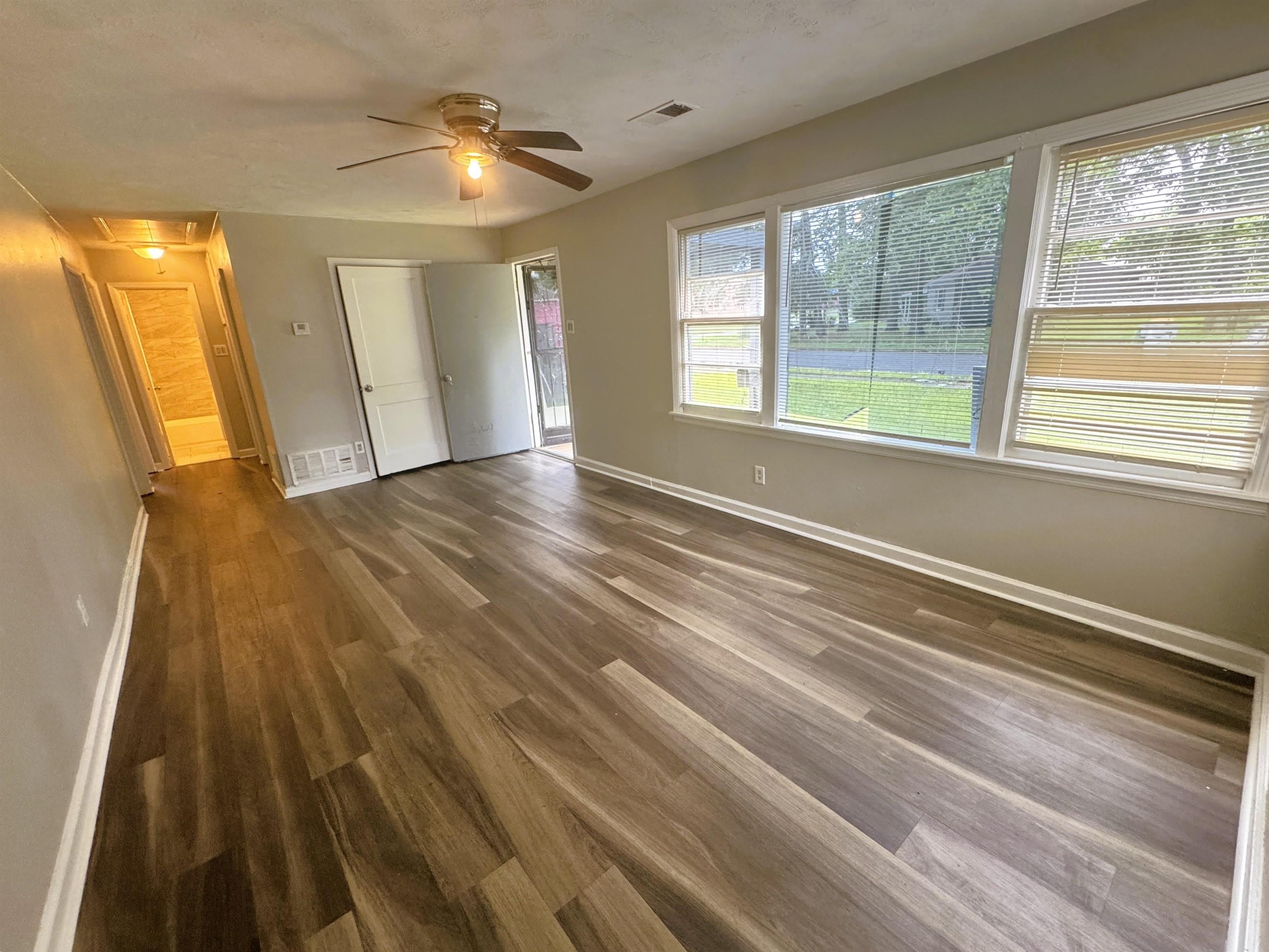 1644 RUSSWOOD Rd – photo 5