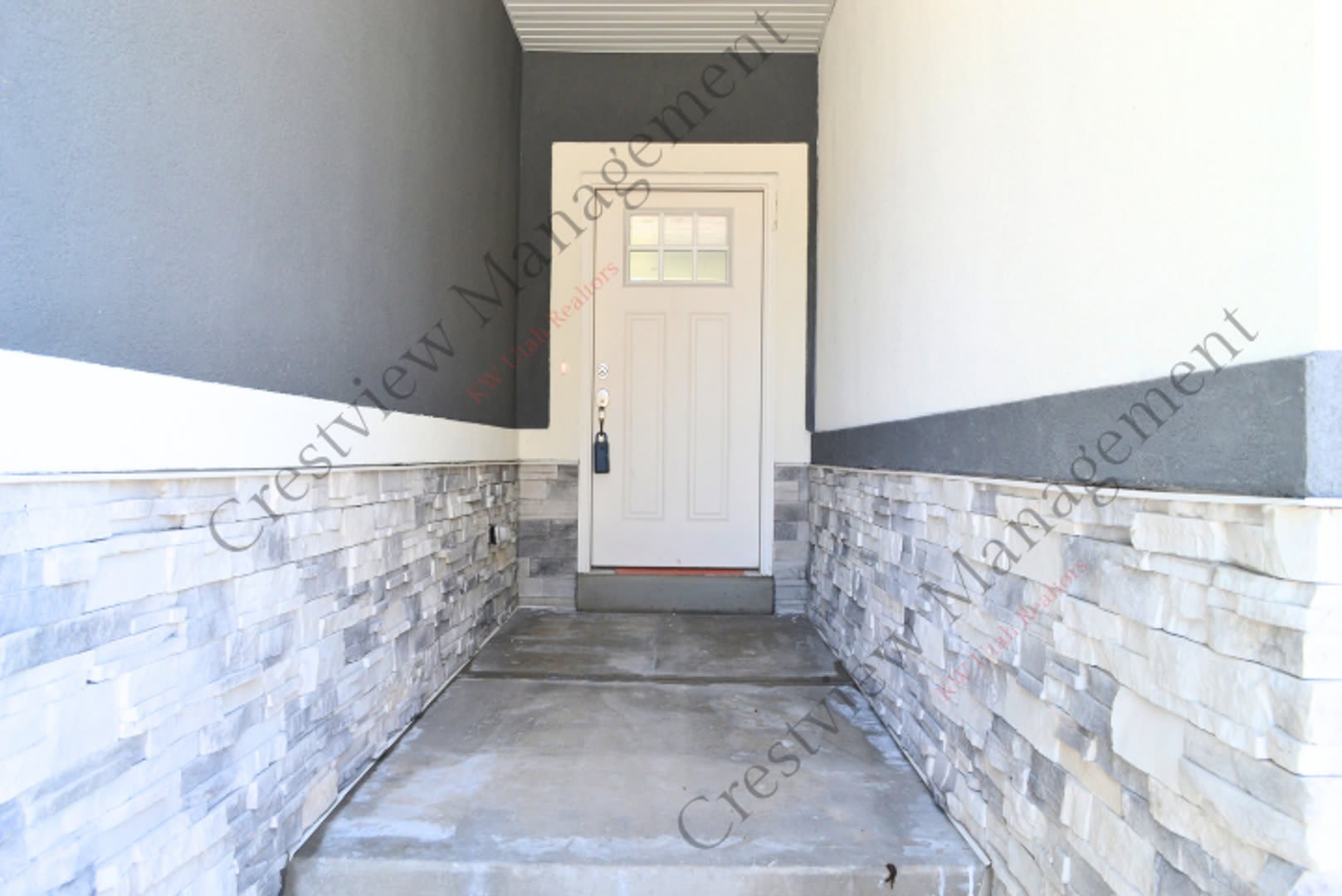 Spacious and modern 3-bedroom townhome in a quiet Provo neighborhood! – photo 2