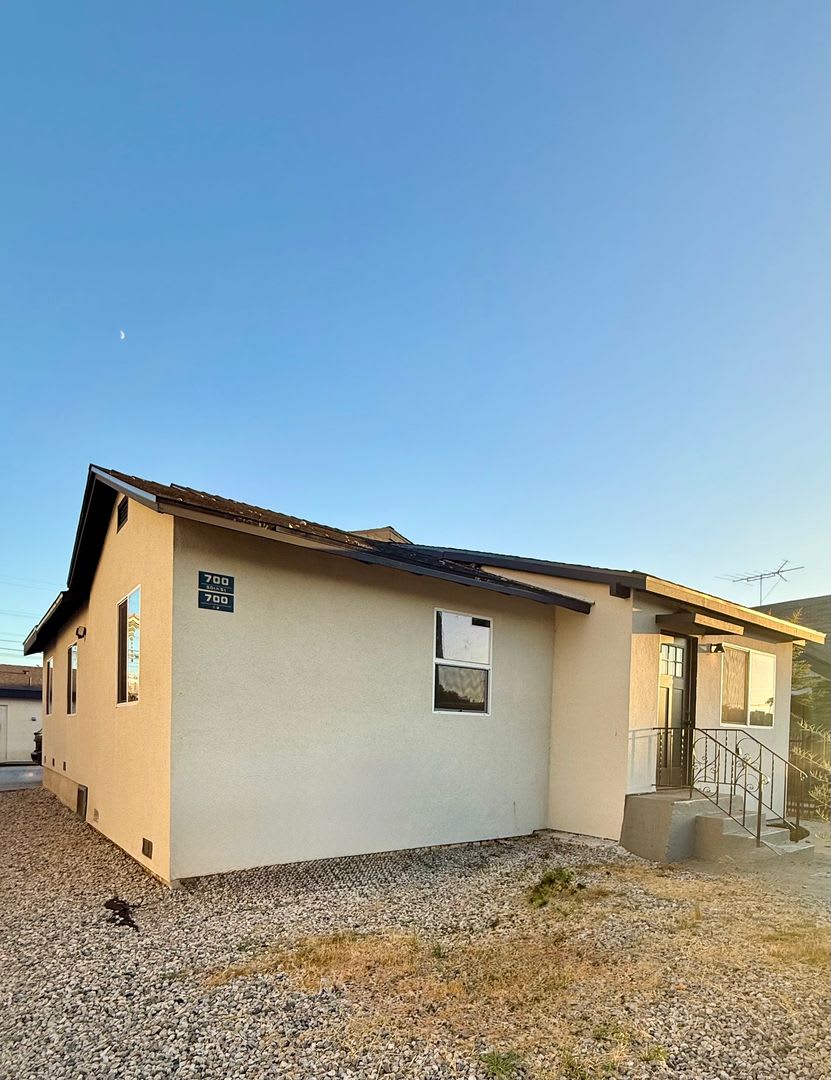 Beautiful 2 Bedroom. Must See! – photo 1