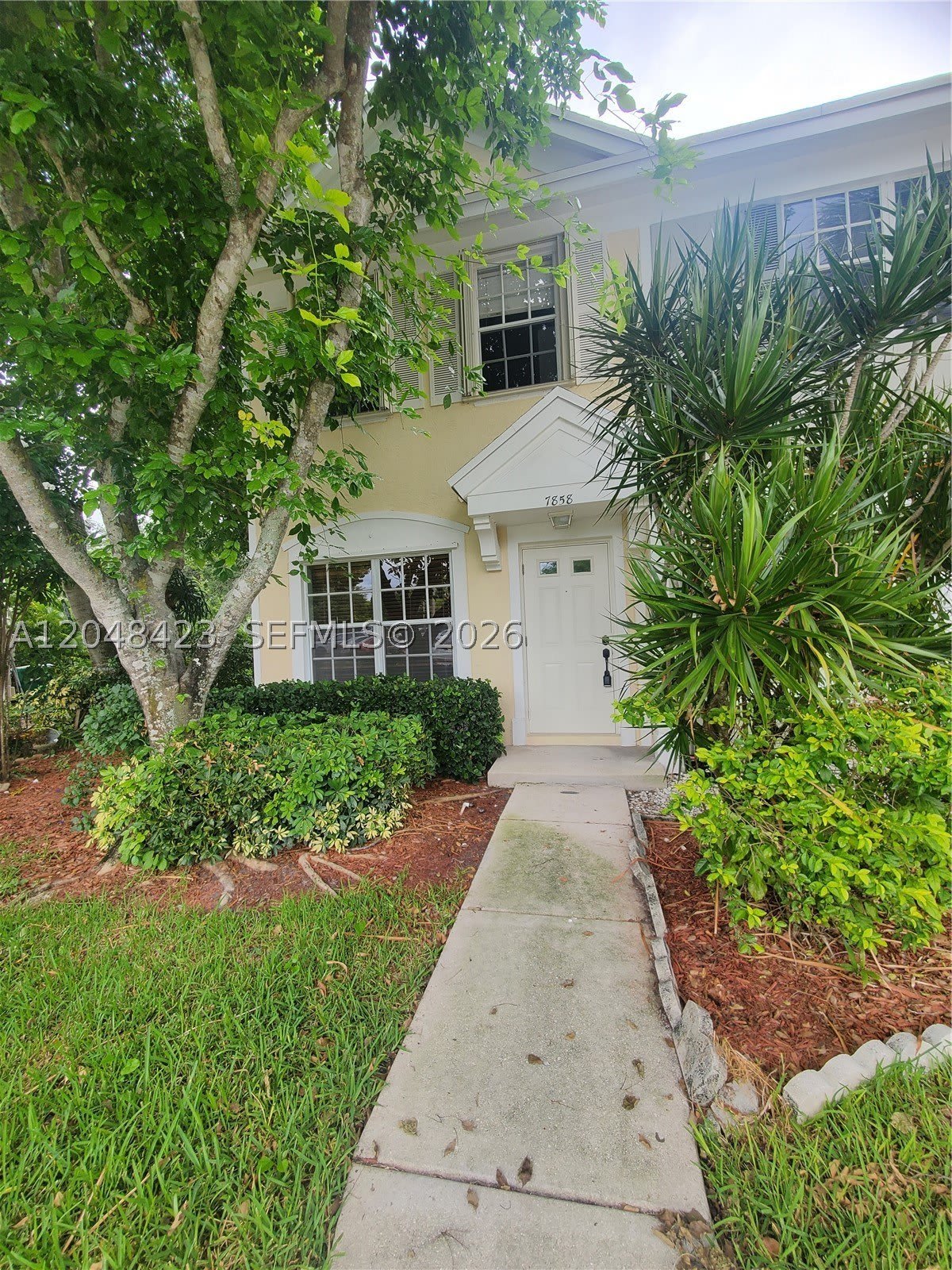 7858 Dixie Beach Cir – photo 2