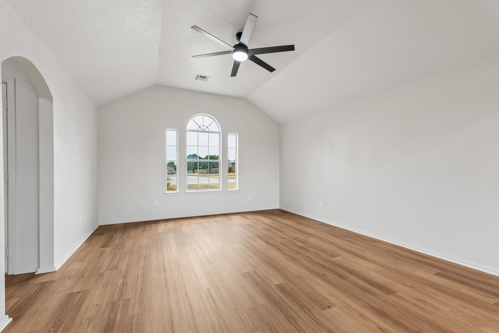 11933 NW 7th St – photo 5