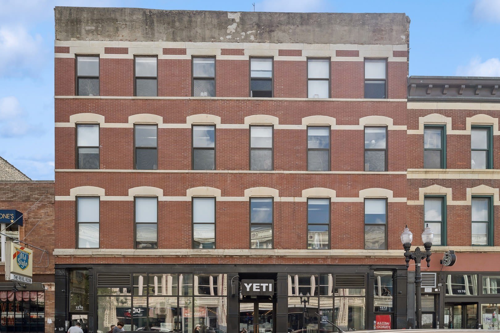 1572 N Milwaukee Avenue – photo 1