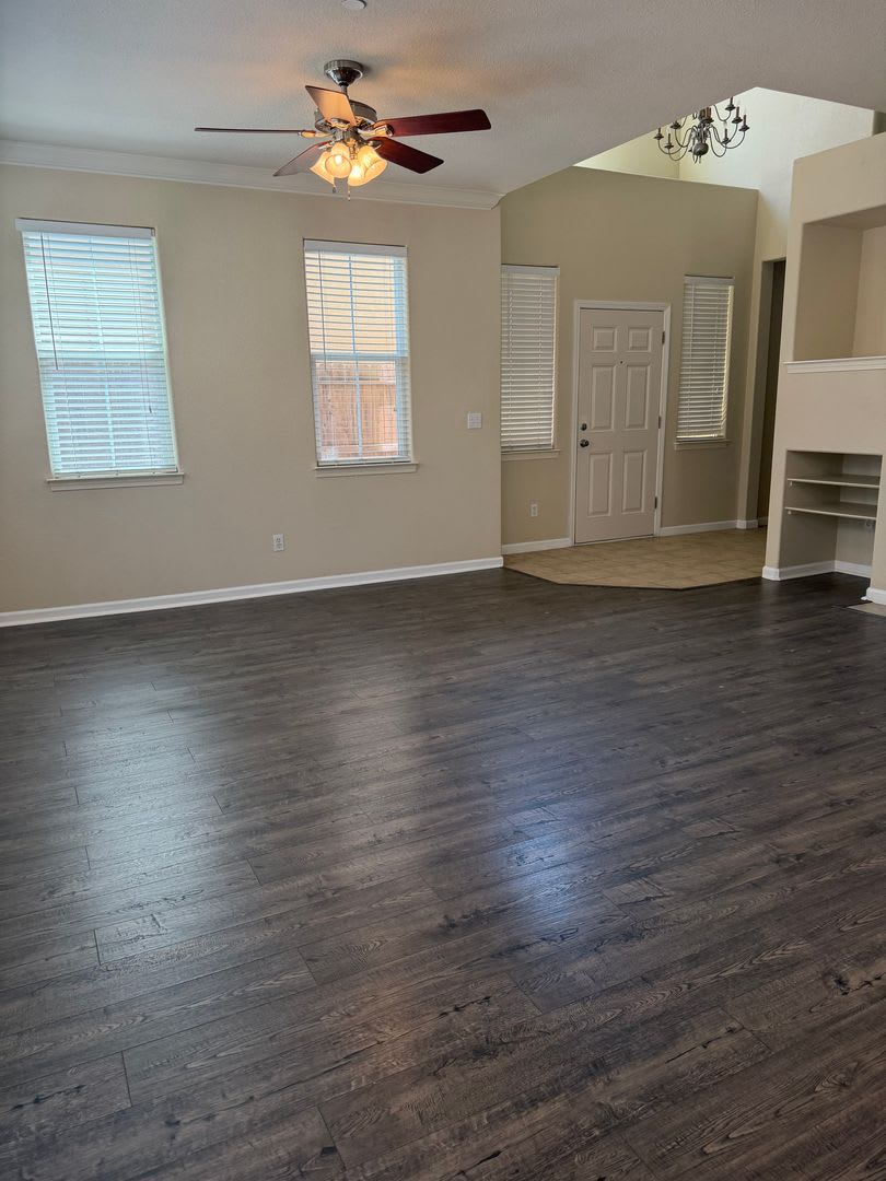 3bd/2.5ba townhome in Shasta View Gardens – photo 3