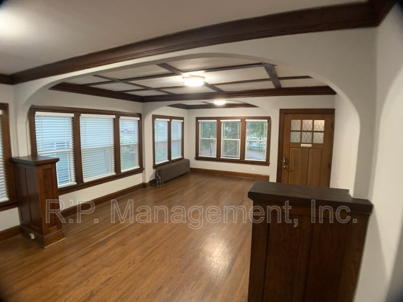 1150 Central Ave W – photo 3