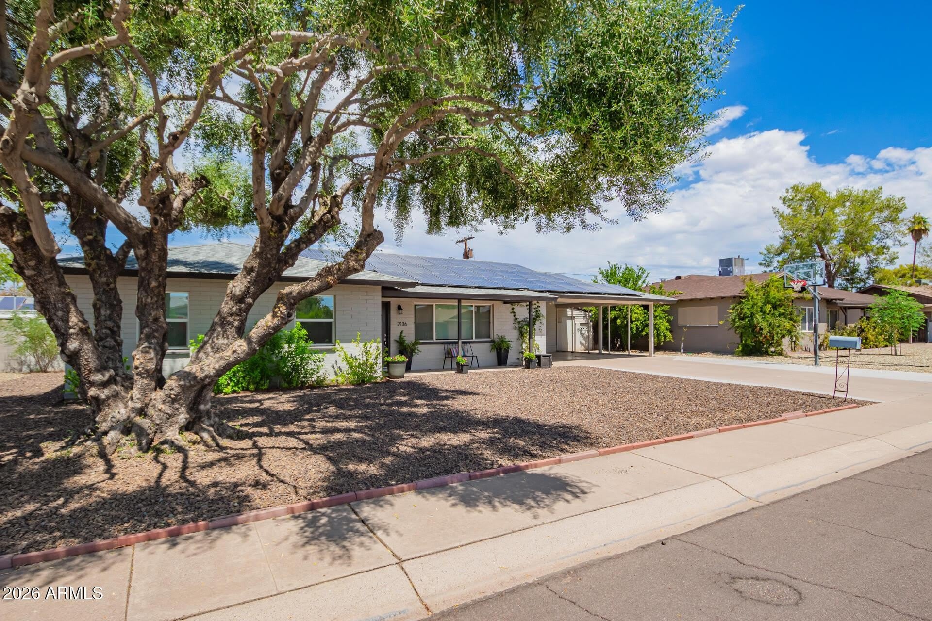 2136 W VILLAGE Drive – photo 3