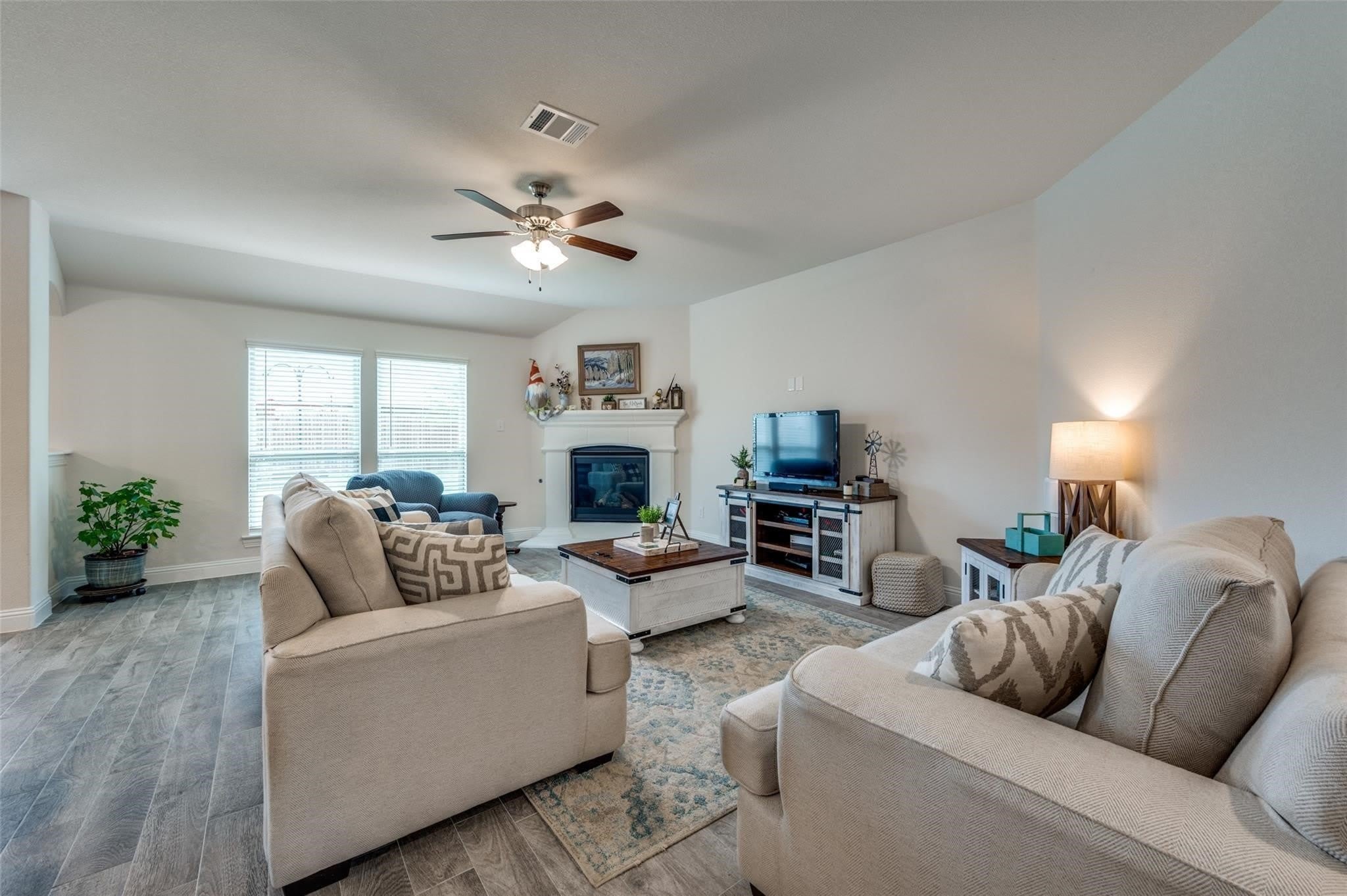 2937 Log Cabin Drive – photo 5