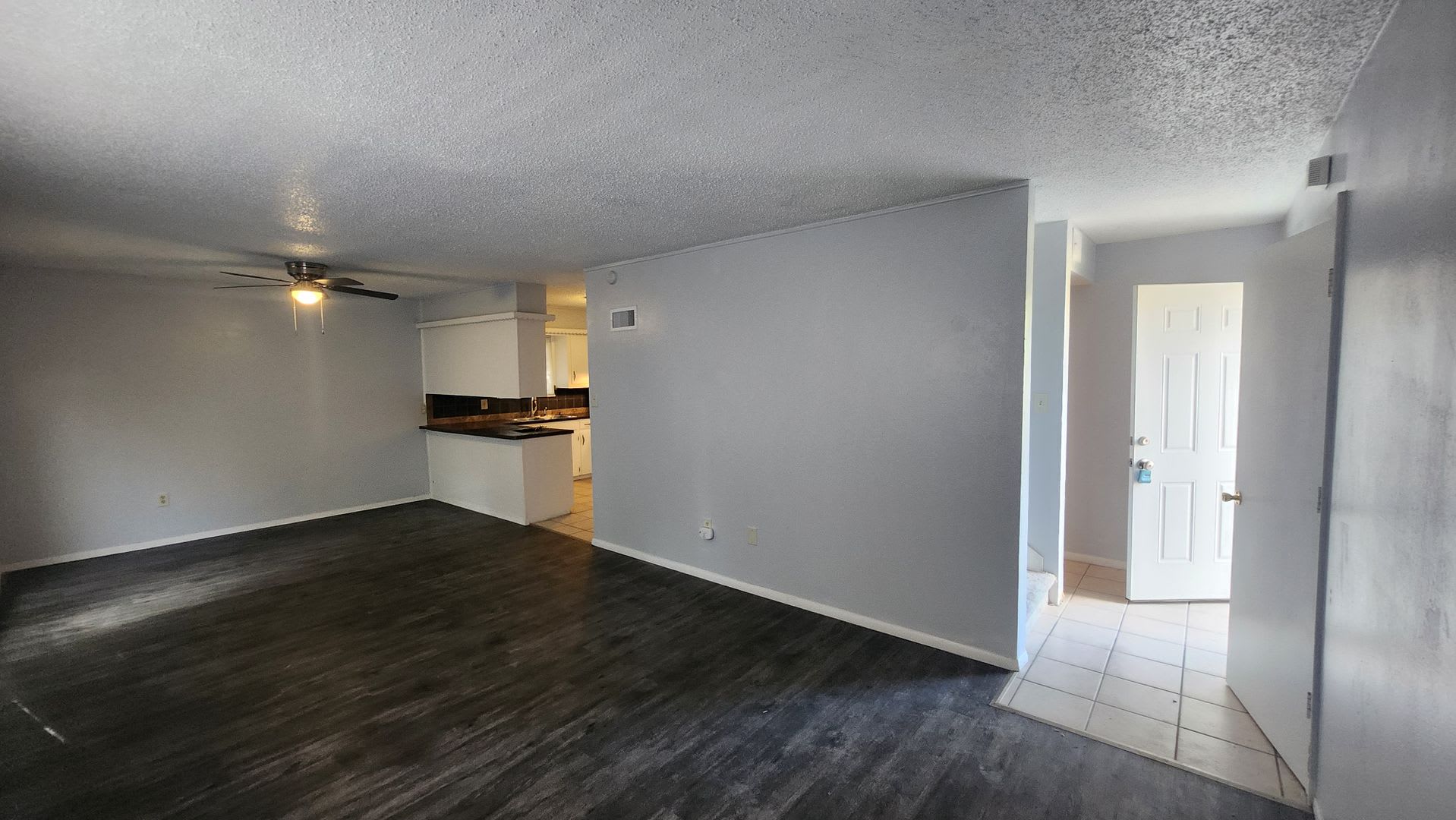 Very nice home located in the Eisenhower Village! NO PETS! – photo 4